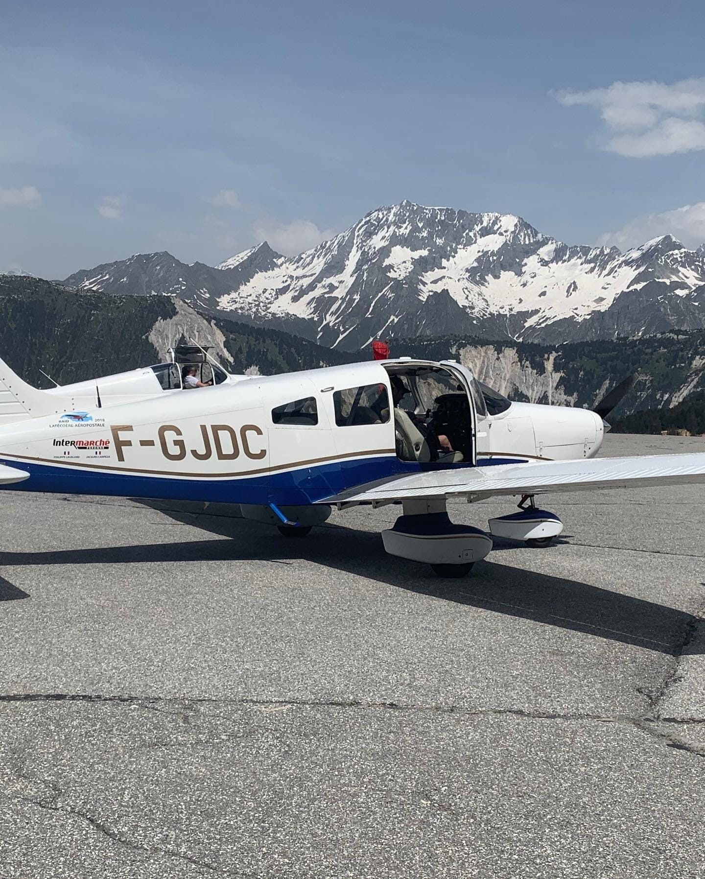 Notre piper à Courchevel avec la vallée en arrière plan