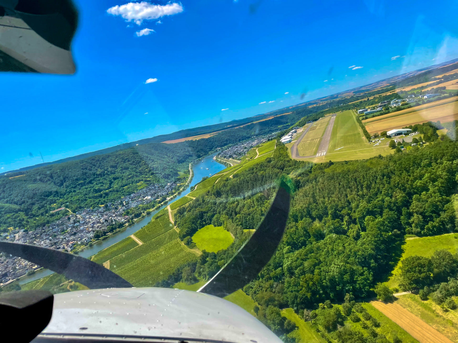 2-3 Pers. Rundflug: Bonn-Koblenz-Mosel & zurück