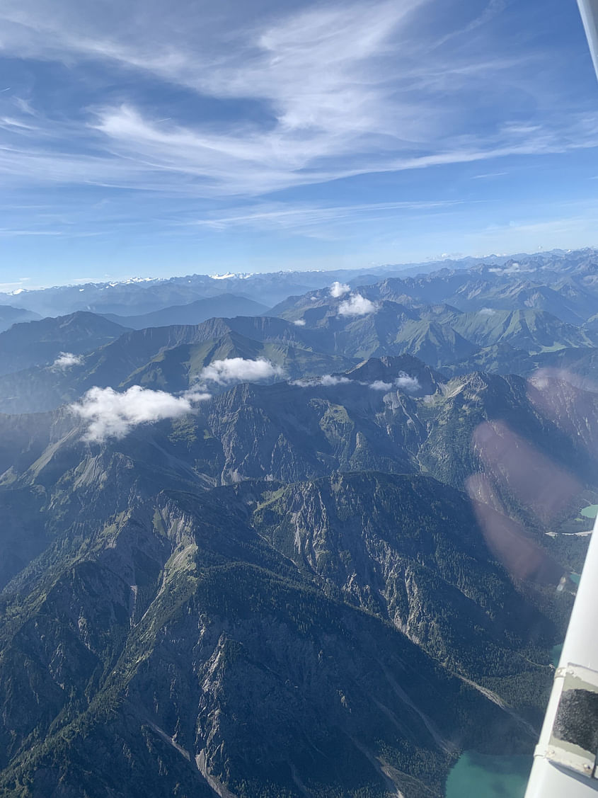 Traumhafter Panoramaflug zur Zugspitze und den Alpennordrand