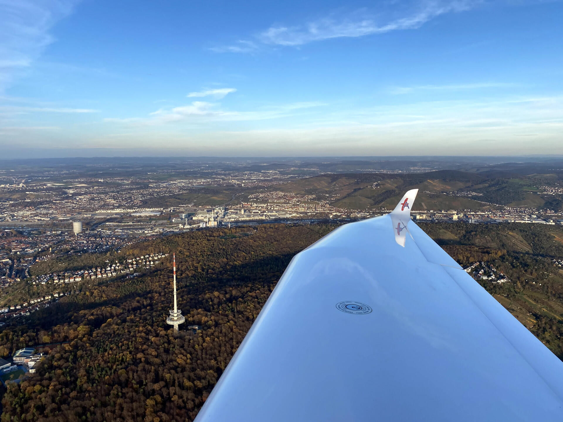 Funkturm mit dem Stuttgarter Osten im Hintergrund