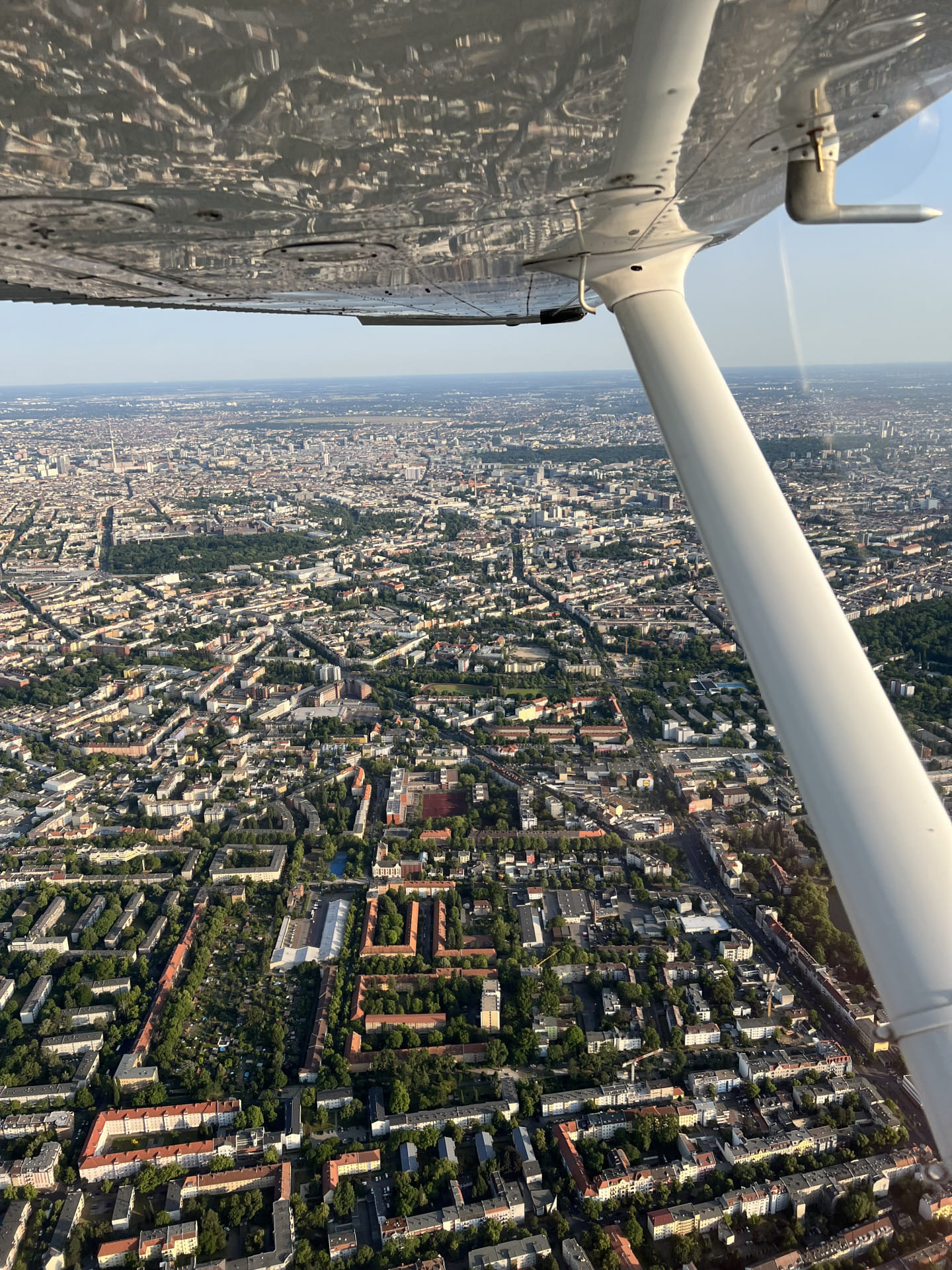 Zum Abendbrot Fliegen wir zum Schnitzeltower Halle- Oppin