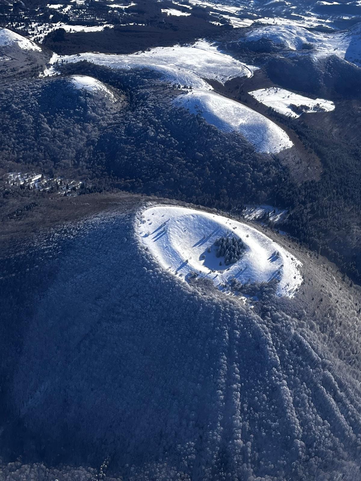 Survol du Parc naturel des volcans d’Auvergne