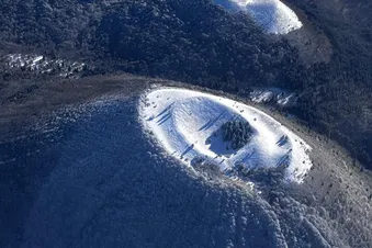 Survol du Parc naturel des volcans d’Auvergne