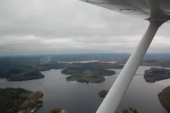 Survol du Lac de Vassivière et du plateau de Millevaches
