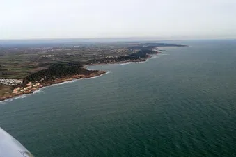 La côte près des Sables