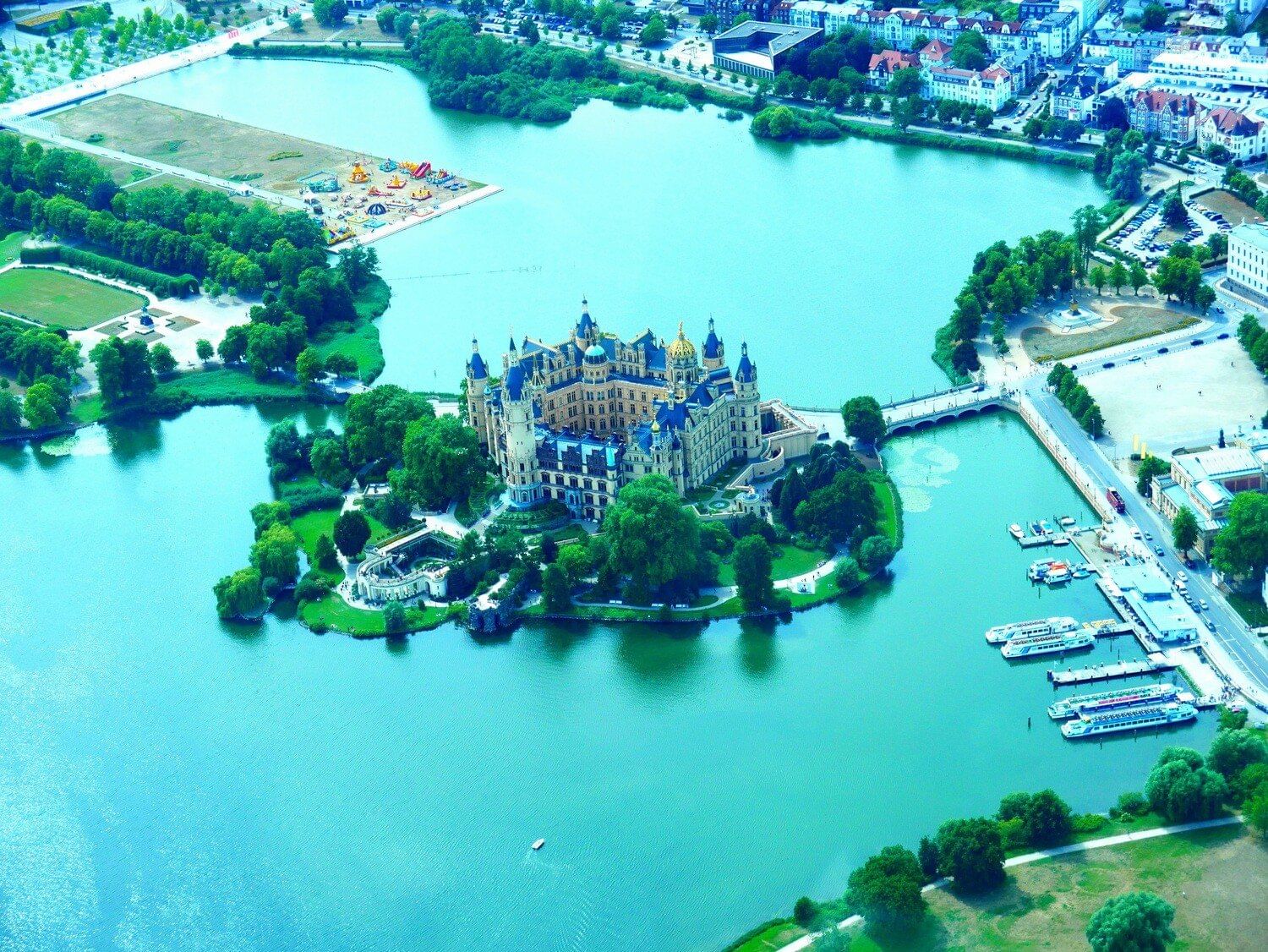 Rundflüg über MV - Ludwigsluster und Schweriner Schloss