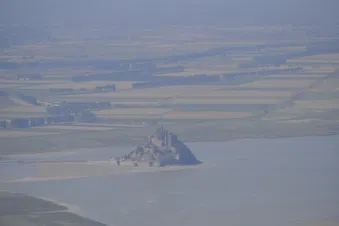 Survol du Mont Saint Michel et des plages du débarquement