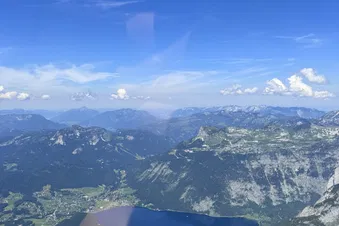Berge und Seeenrundflug, Schönheit Österreichs