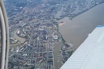 Rundflug über Bremerhaven