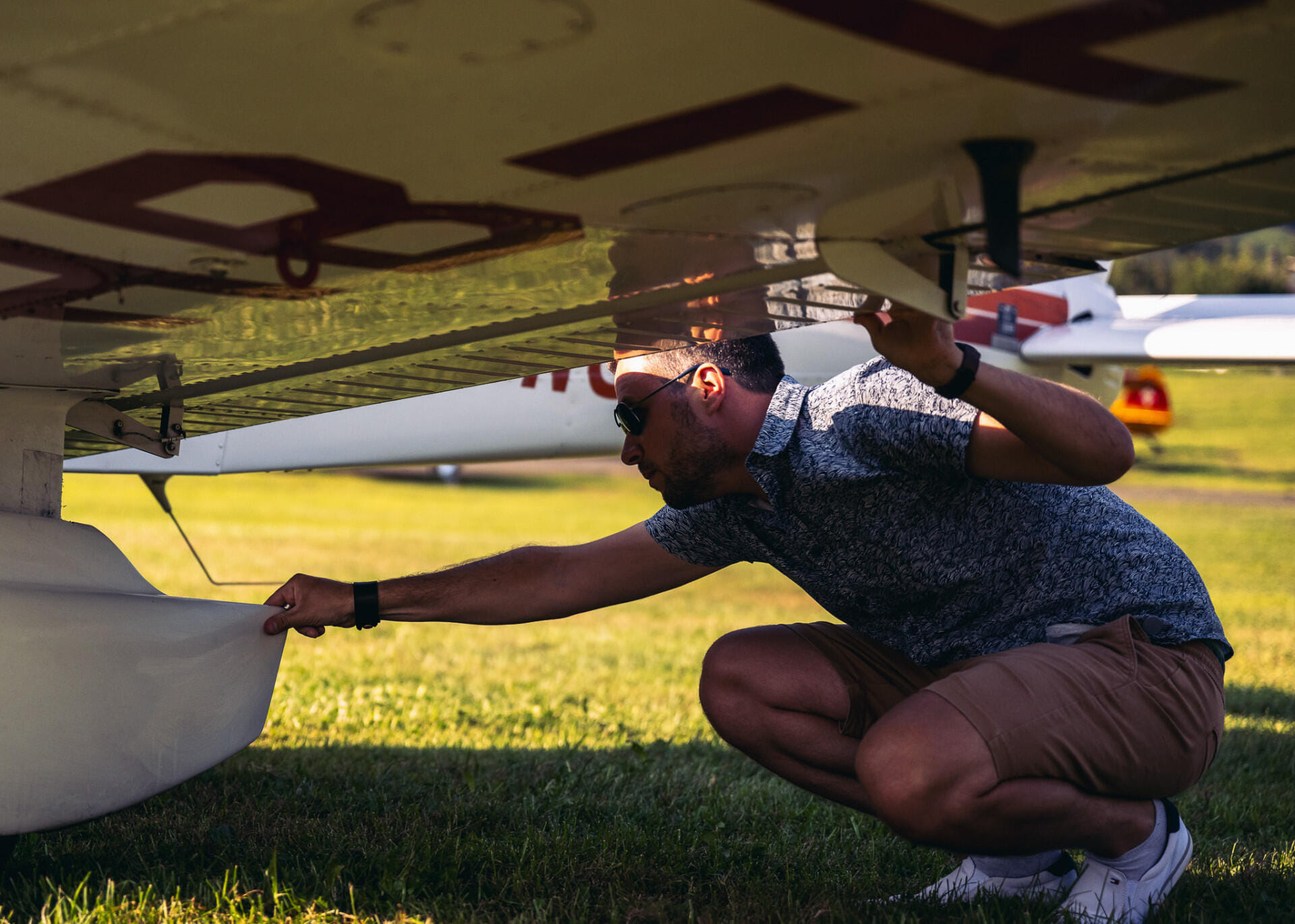 Vorflugkontrolle, Fahrwerk wird kontrolliert