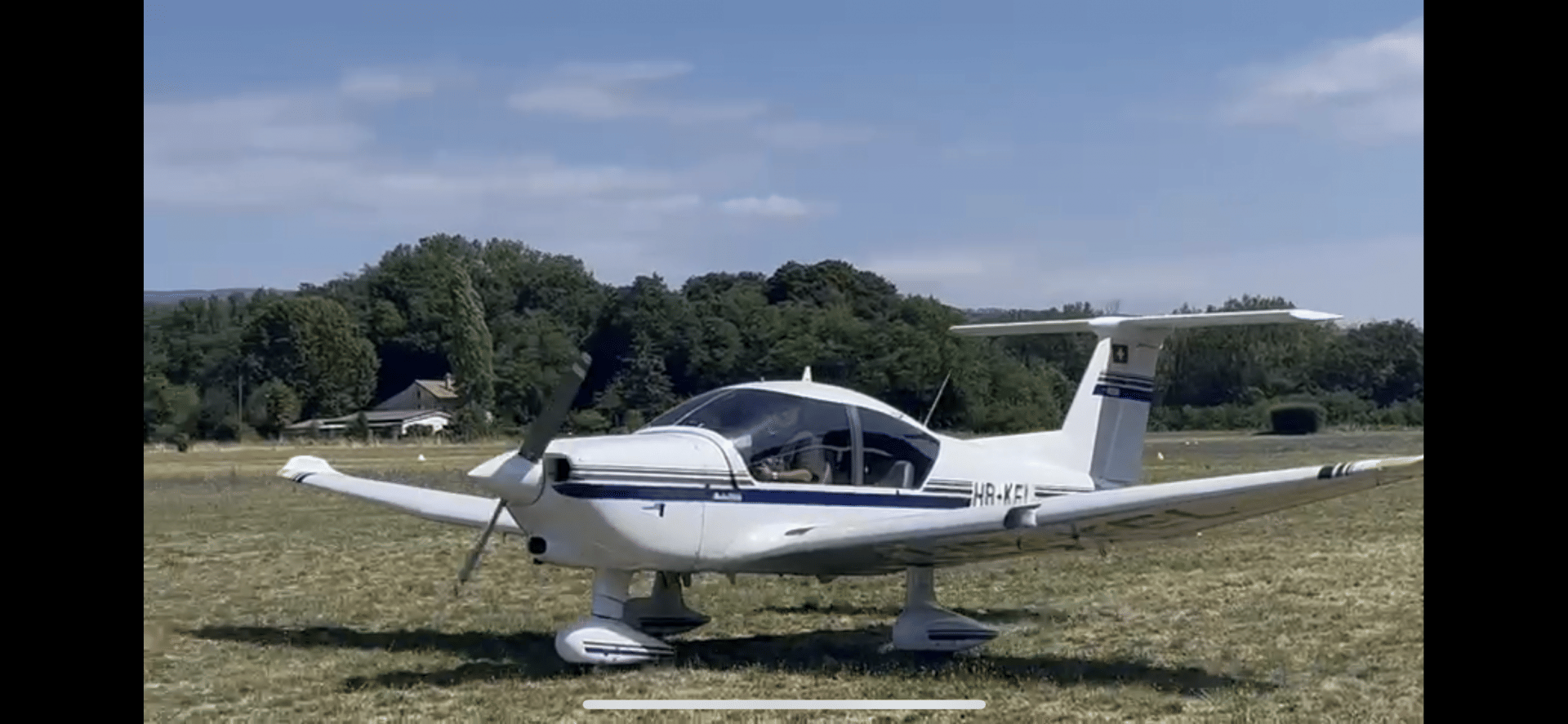 Le Robin R3000
