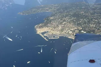 Vol au dessus du golfe de Saint Tropez