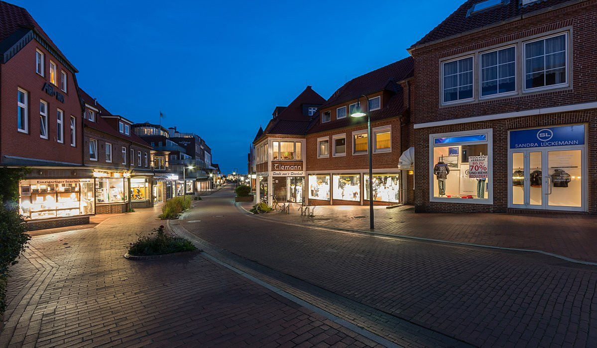 Tagesausflug nach Juist mit Baden nur 200 m vom Flugplatz