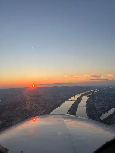 RUNDFLUG ÜBER WIEN RESTPLATZ