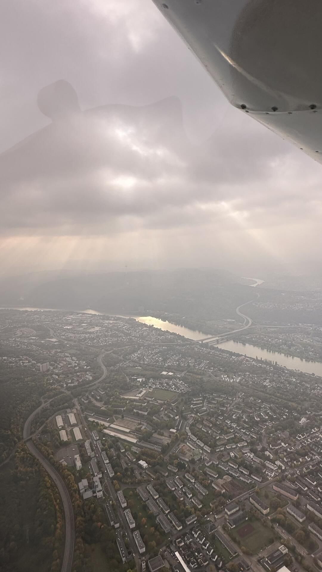 Siegerlandflughafen, Rundflug über Koblenz
