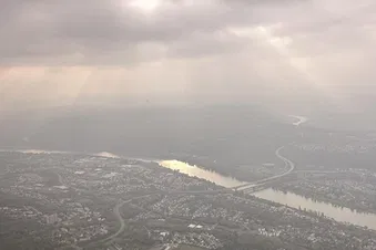 Siegerlandflughafen, Rundflug über Koblenz
