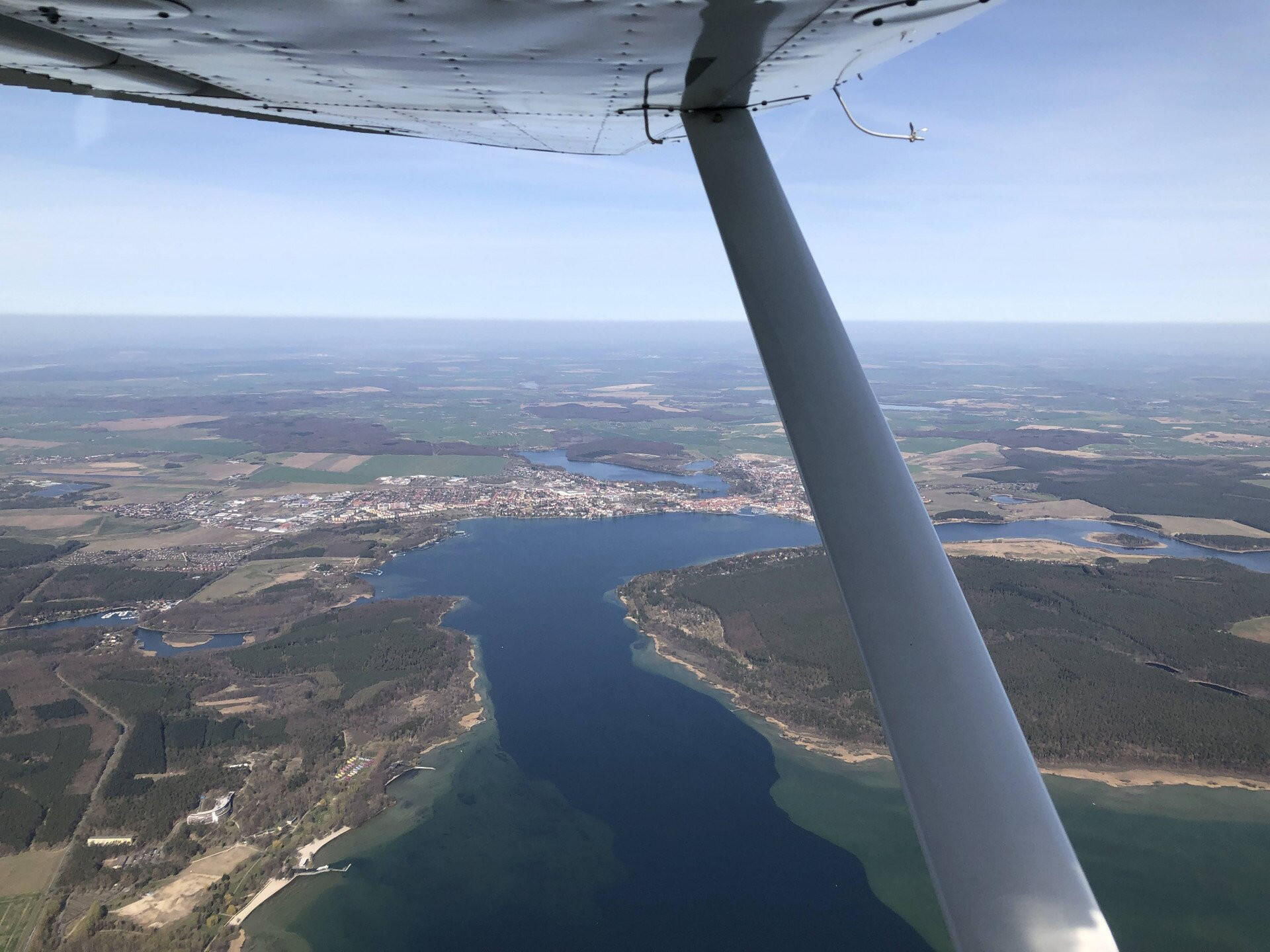 Flug über das Land der 1000 Seen (mind. 2 PAX max. 180kg.)