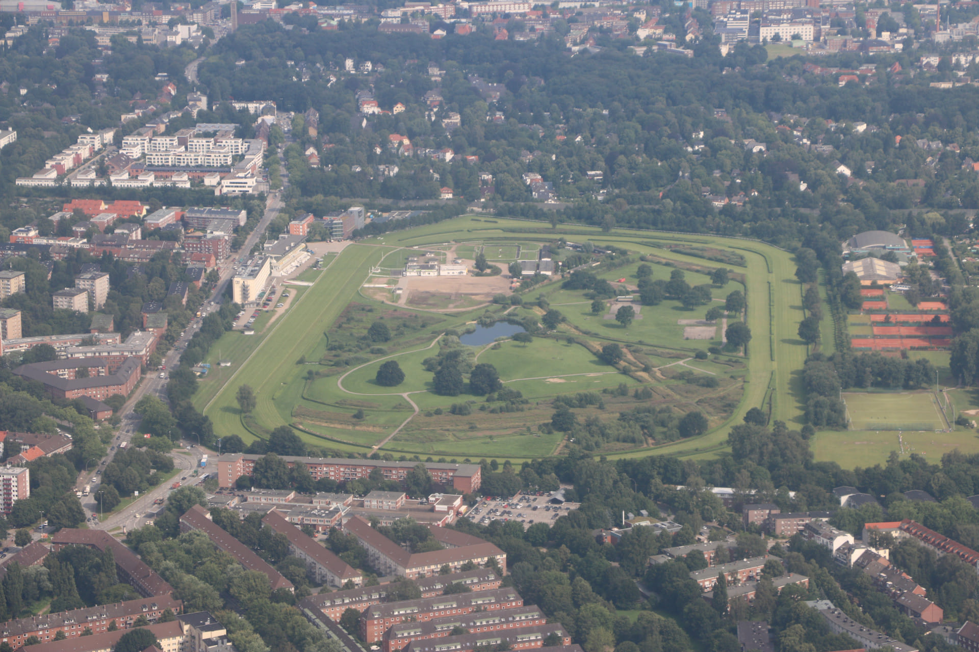 Dein Flugplan und Reisetipps für den Tag in Hamburg