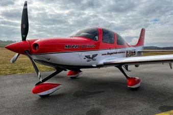 Business- Flug nach Hamburg - Taxiflug hin und zurück