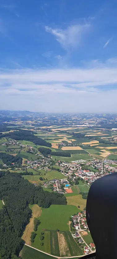Hubschrauberflug über eigenes Zuhause