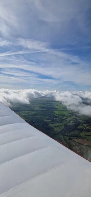 Survol des vallées de la Loire et châteaux environnants