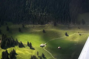 Exklusiver Rundflug über die Schweiz