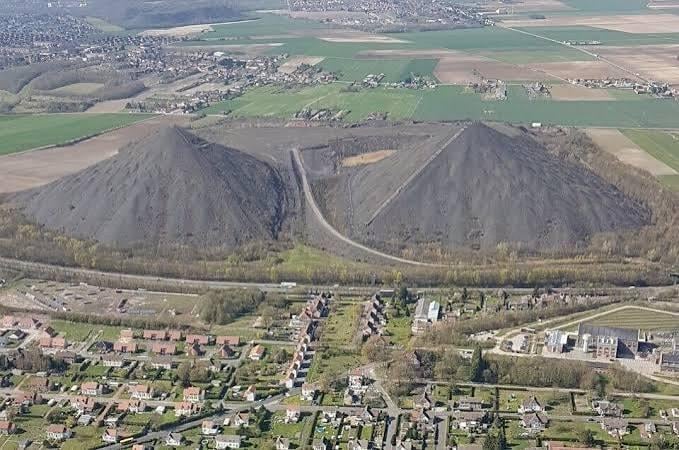 Terrils, beffrois et mémoriaux d’Artois
