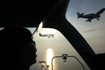 Vol au coucher de soleil