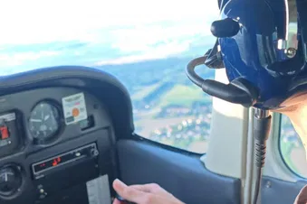 Survolez le château de Versailles