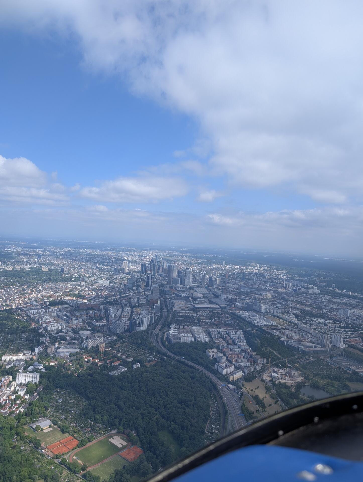 Exklusiver Skyline Flug in einer PA32