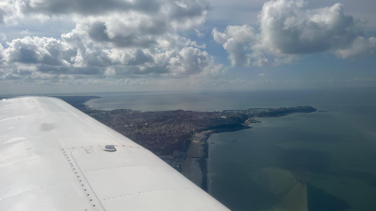 Balade aérienne à la découverte de la côte Normande