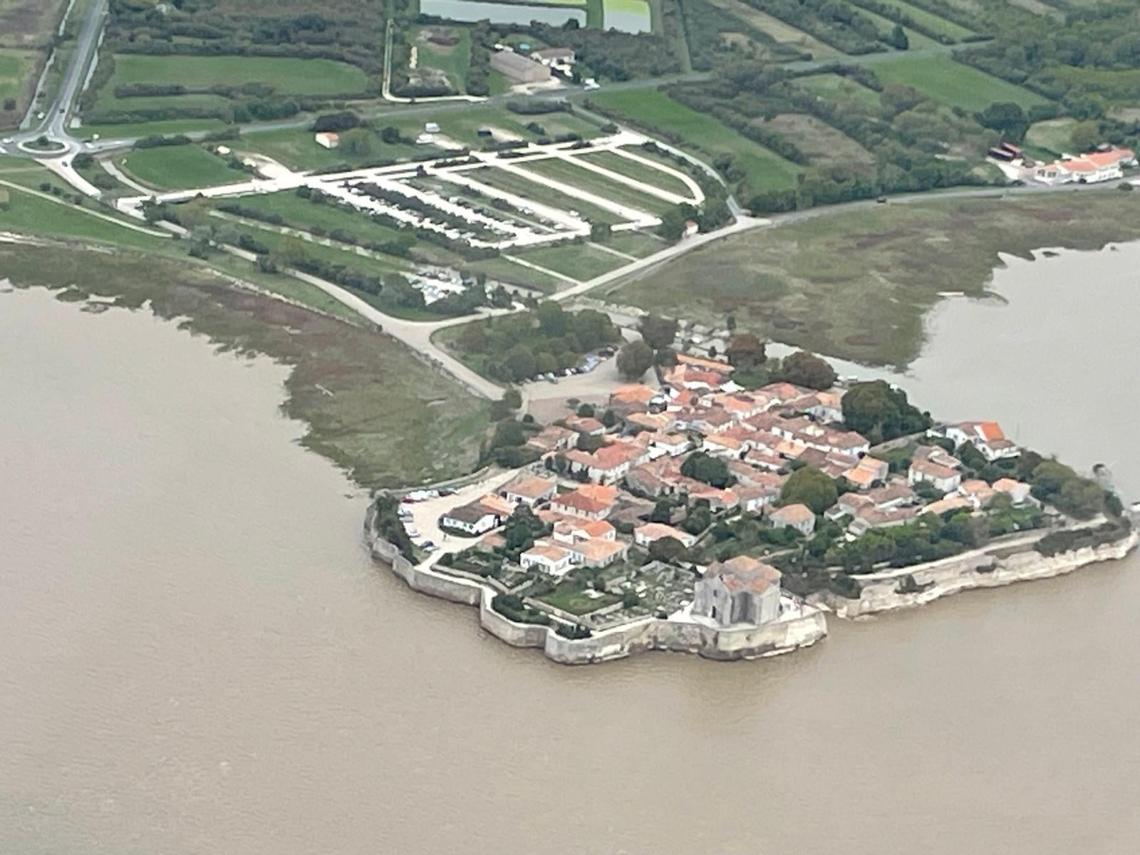 Châteaux, plages et parcs ostréicoles charentais