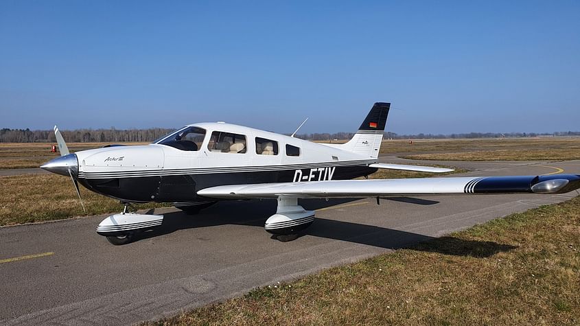 Flug von/nach Paderborn von/nach Augsburg.