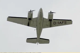 Rundflug mit einer  Beechcraft Baron B55