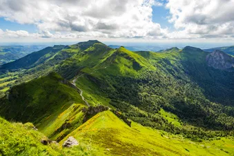Balade aérienne entre Aveyron et monts du Cantal