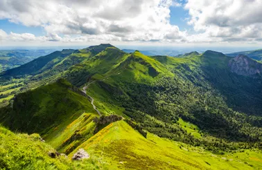Balade aérienne entre Aveyron et monts du Cantal