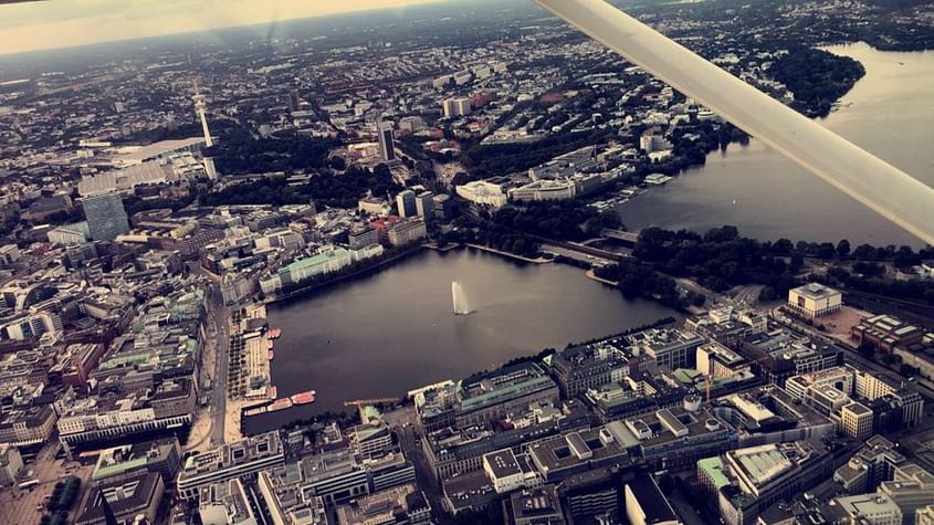 Panoramaflug über Hamburg