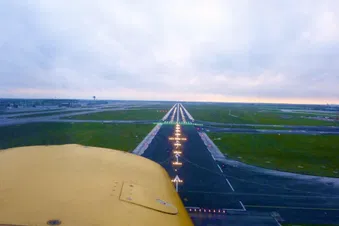 Flexibler Rundflug über Berlin in einer Cessna 172 2-3 Pers.