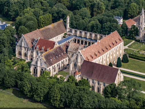Châteaux de Chantilly et Pierrefonds depuis Les Mureaux