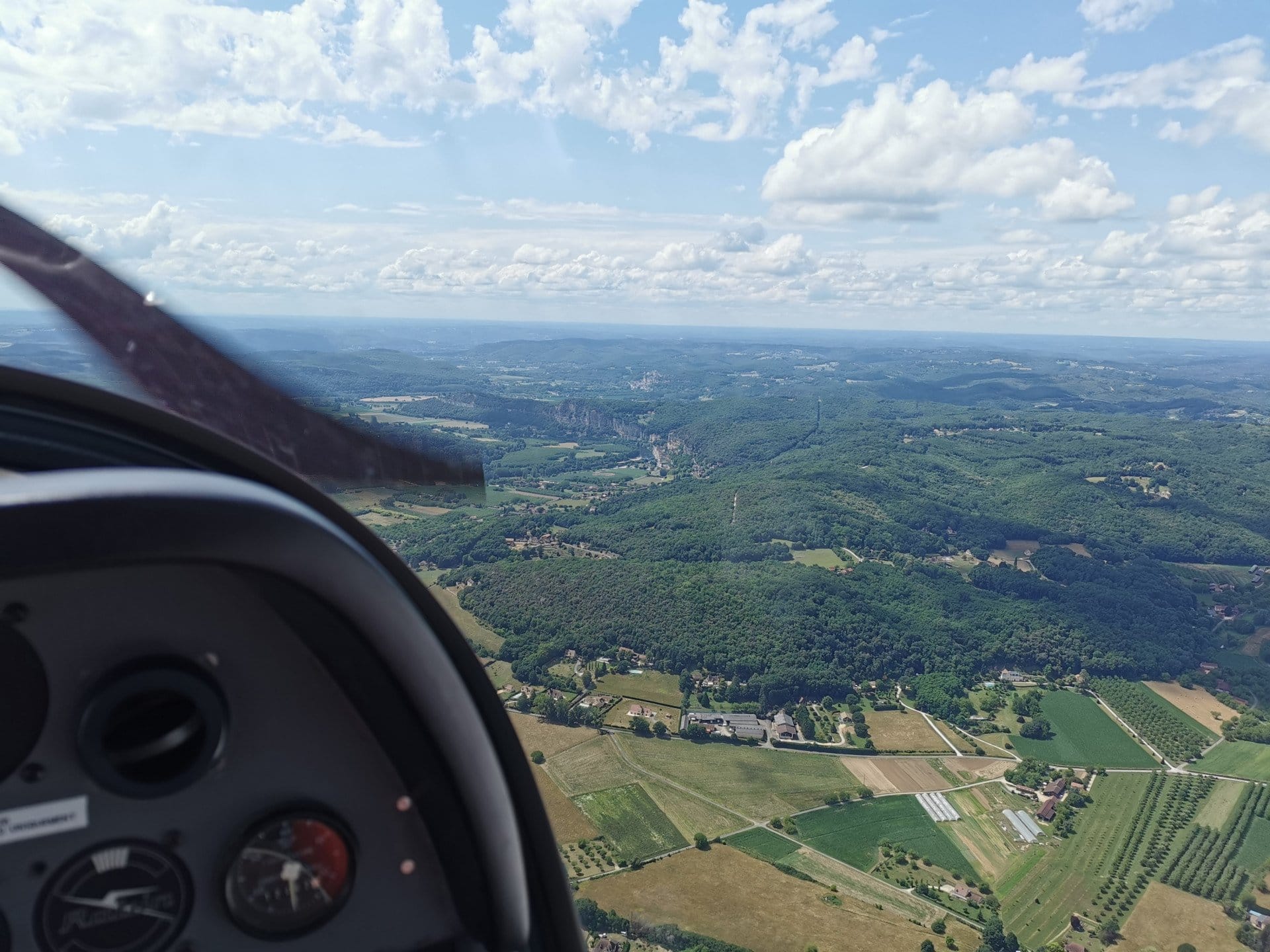 Survol des vallées de la Dordogne, de l'Isle ou du Lot