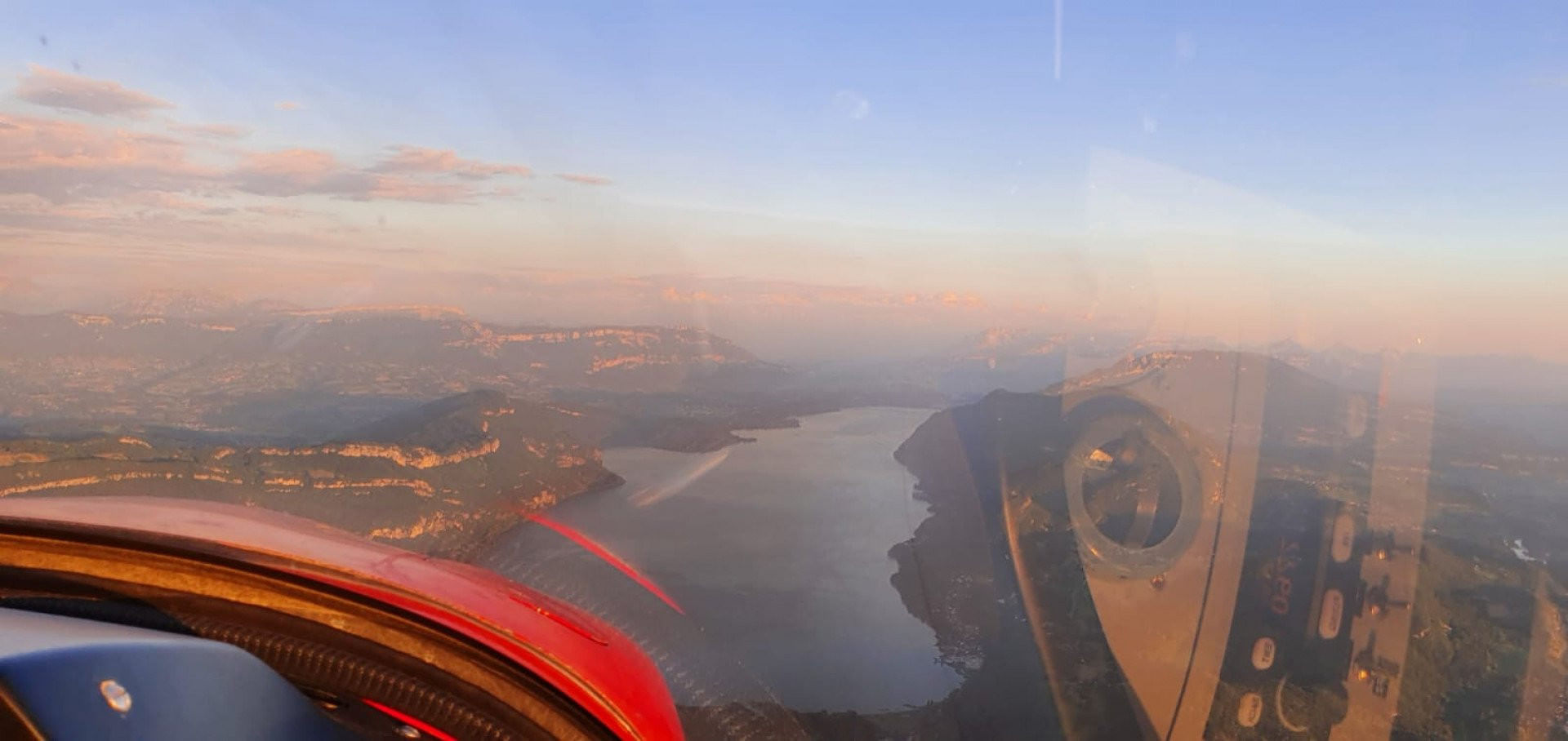 Balade aérienne : flirt avec le Jura et la Savoie