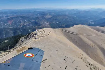 La Bourgogne à bord d'un avion Militaire !