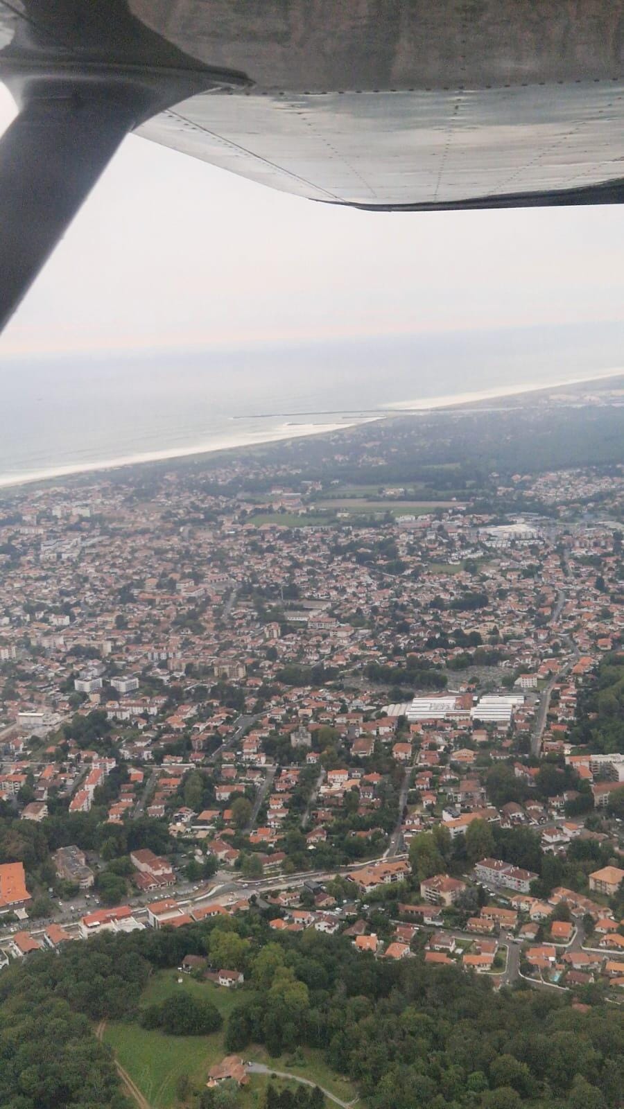 Survol de la côte basco-landaise depuis Pau