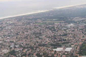 Survol de la côte basco-landaise depuis Pau
