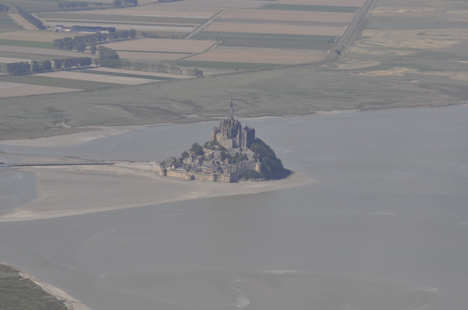 Survol du Mont Saint Michel et des plages du débarquement