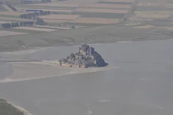 Survol du Mont Saint Michel et des plages du débarquement