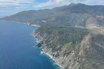 Overfly Isola d'Elba and the surrounding isles