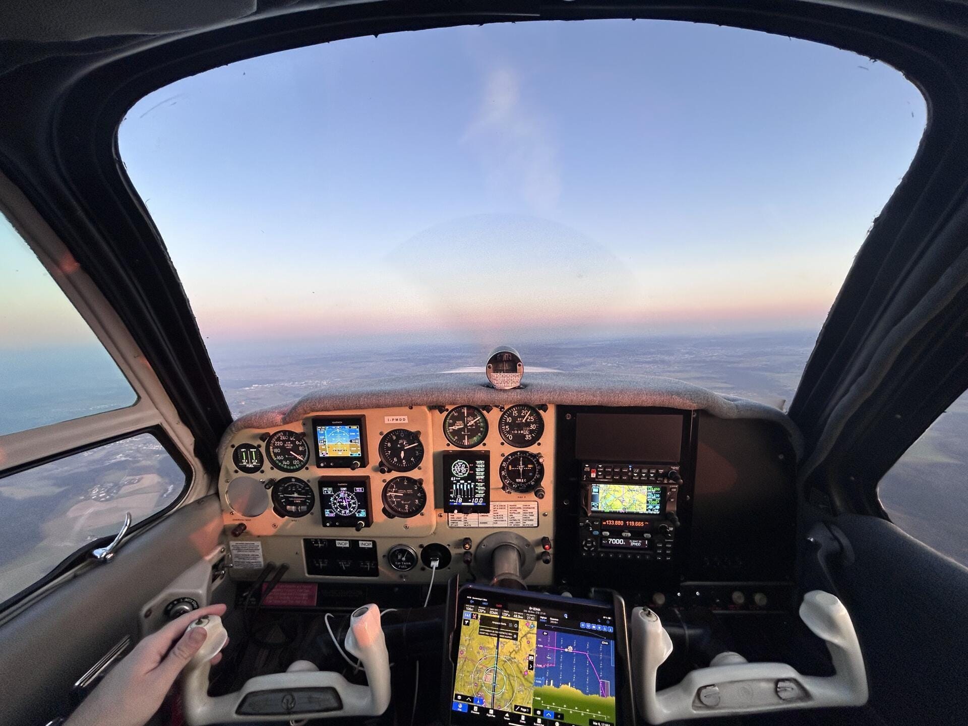 Beechcraft Bonanza BE33