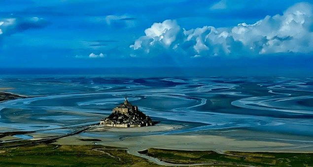 Vue aerienne du Mont Saint Michel