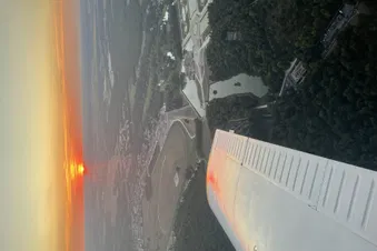 Vol crépusculaire et couché de soleil à 3000 pieds